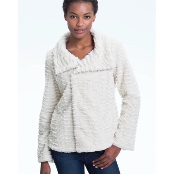 Patagonia Jackets & Blazers - Patagonia Womens Jacket M Pelage Raschel Fleece Fur Wrap Asymmetrical Cream